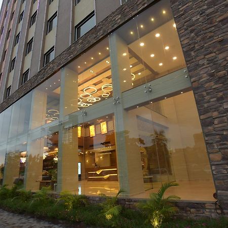 Hotel H - Sandhill Hotels Private Limited Ānand Eksteriør bilde