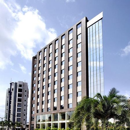 Hotel H - Sandhill Hotels Private Limited Ānand Eksteriør bilde