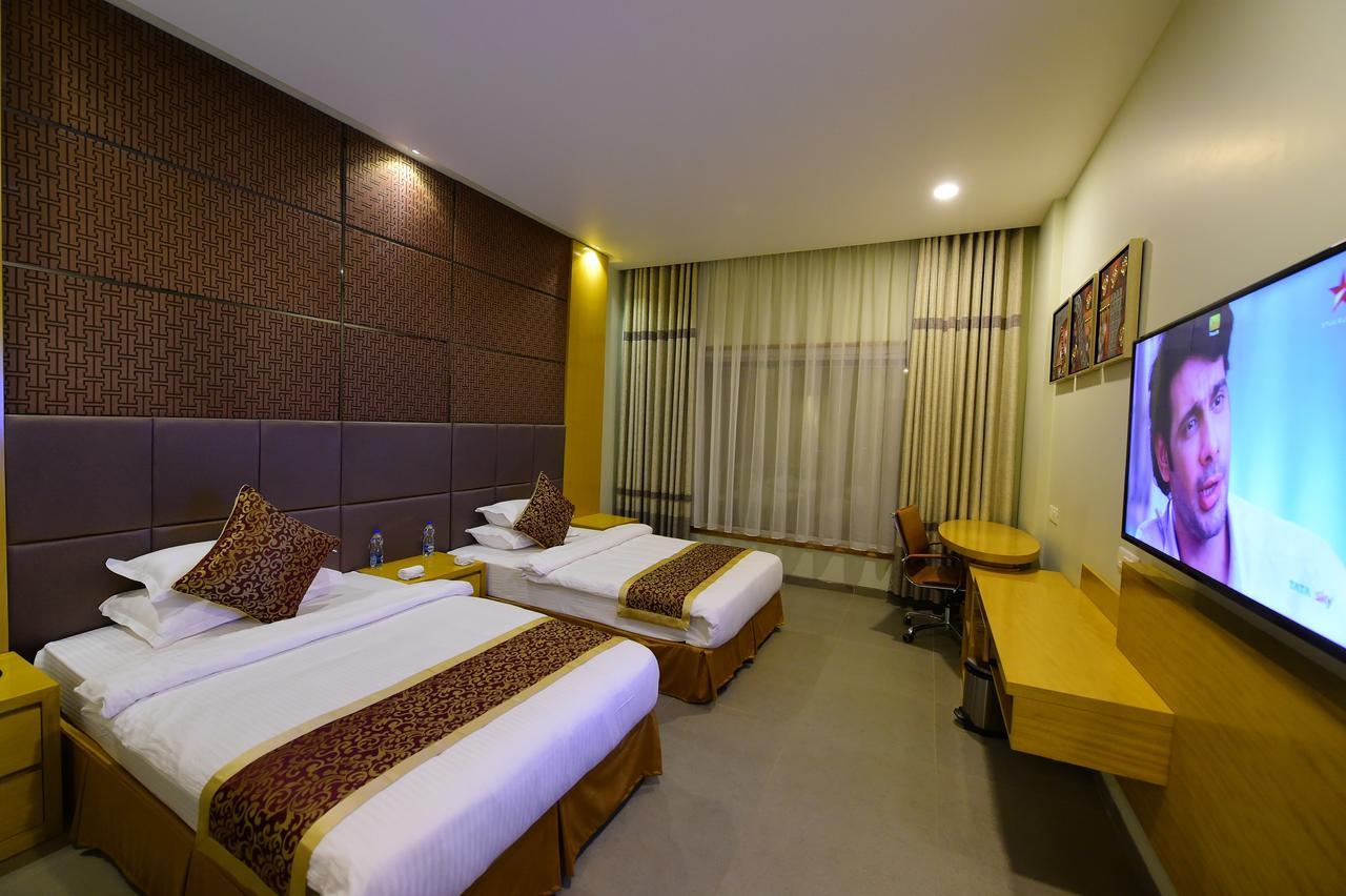 Hotel H - Sandhill Hotels Private Limited Ānand Eksteriør bilde