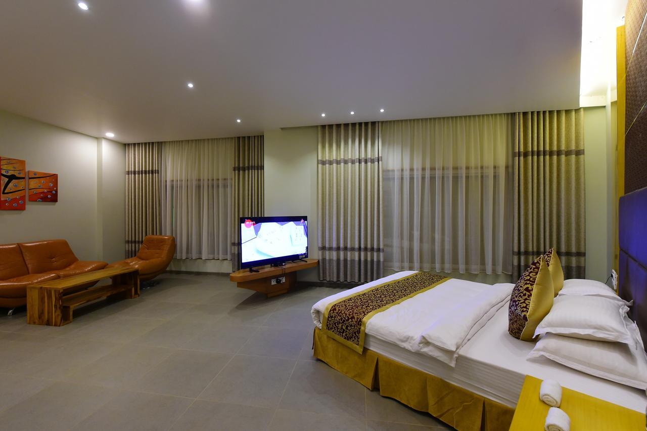 Hotel H - Sandhill Hotels Private Limited Ānand Eksteriør bilde