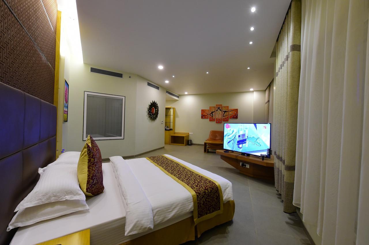 Hotel H - Sandhill Hotels Private Limited Ānand Eksteriør bilde