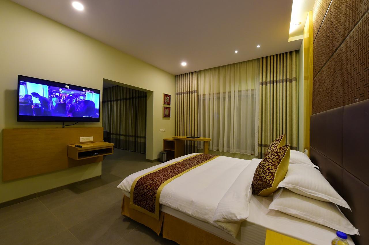 Hotel H - Sandhill Hotels Private Limited Ānand Eksteriør bilde