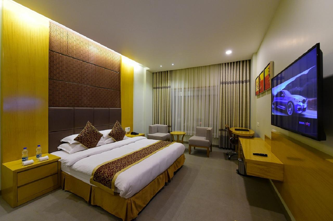Hotel H - Sandhill Hotels Private Limited Ānand Eksteriør bilde