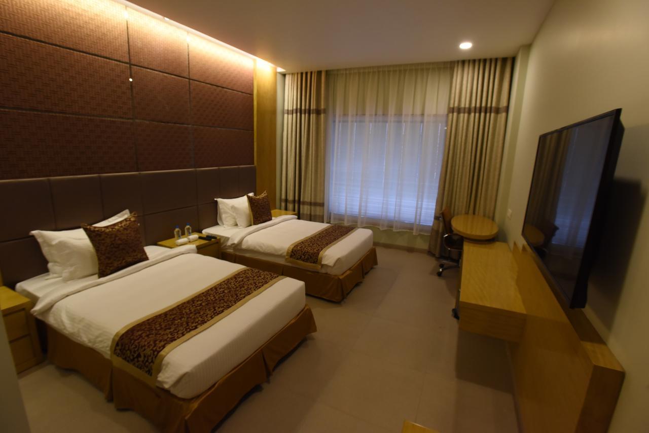 Hotel H - Sandhill Hotels Private Limited Ānand Eksteriør bilde
